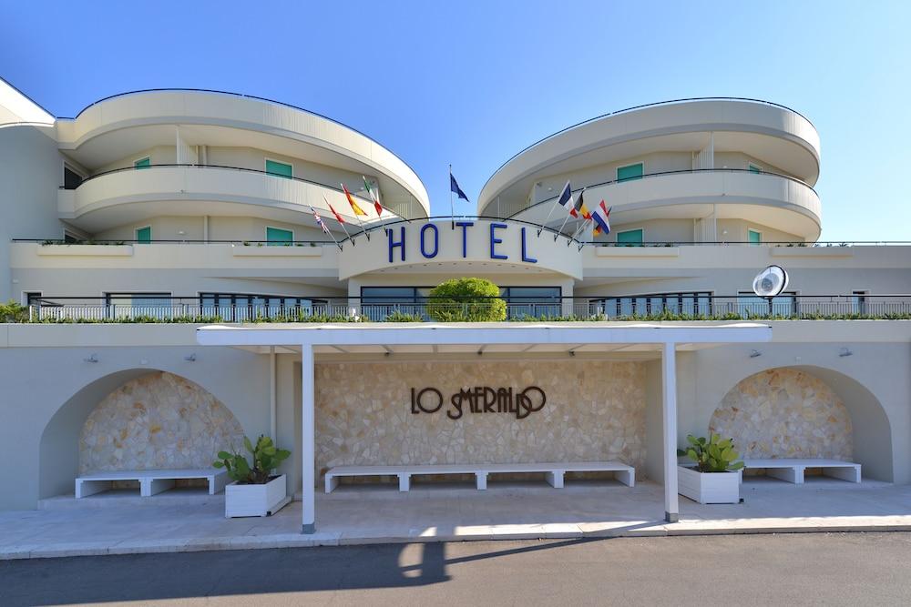Hotel Lo Smeraldo チステルニーノ エクステリア 写真