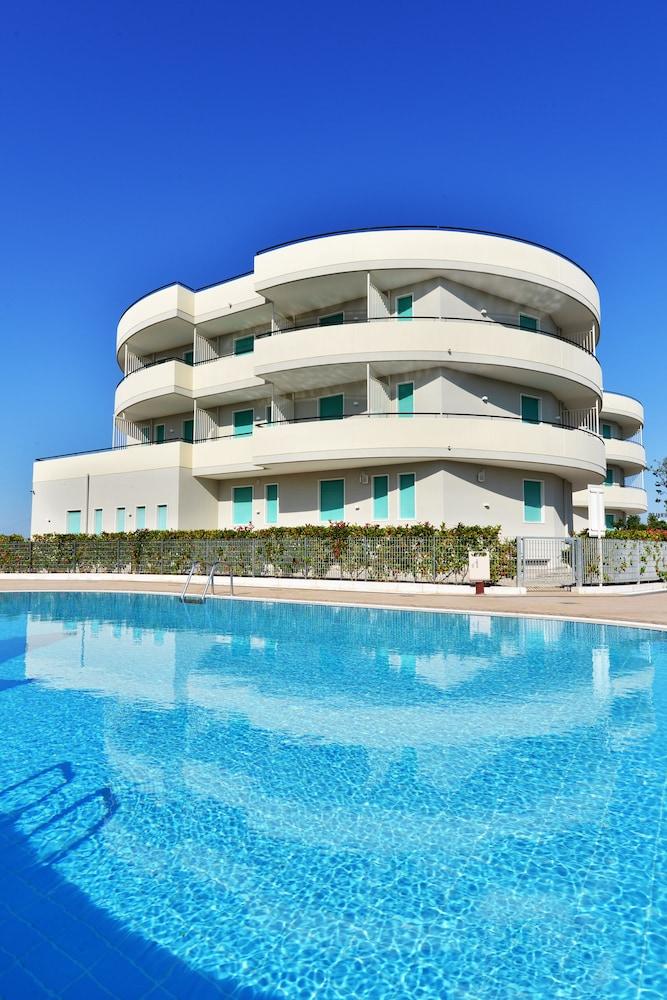 Hotel Lo Smeraldo チステルニーノ エクステリア 写真